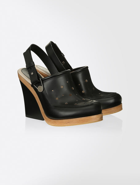 Leather sabot shoes